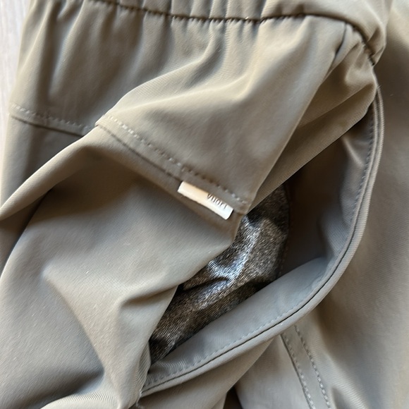 Vuori Miles Ankle Pants in Pistachio - Size S - EUC - Picture 3 of 12